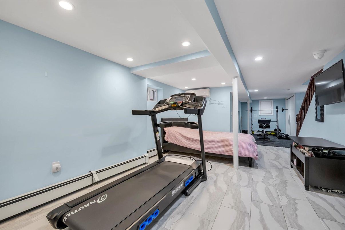 Bedroom, Fitness Equipment, Interior, Marble, Recessed Lighting