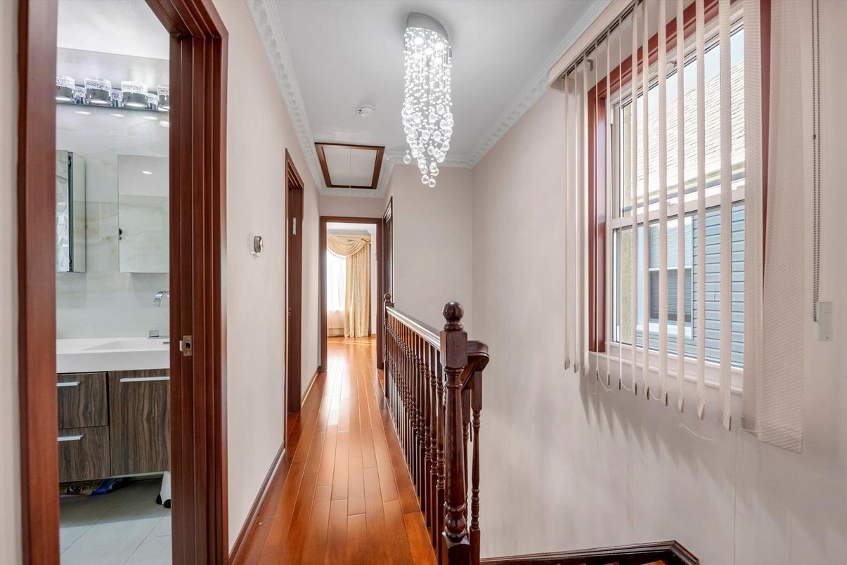 Interior, Pendant Lights, Wood Texture Flooring