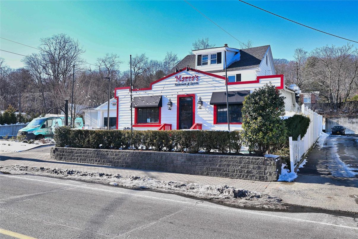 Exterior, Facade, Queen Anne Victorian