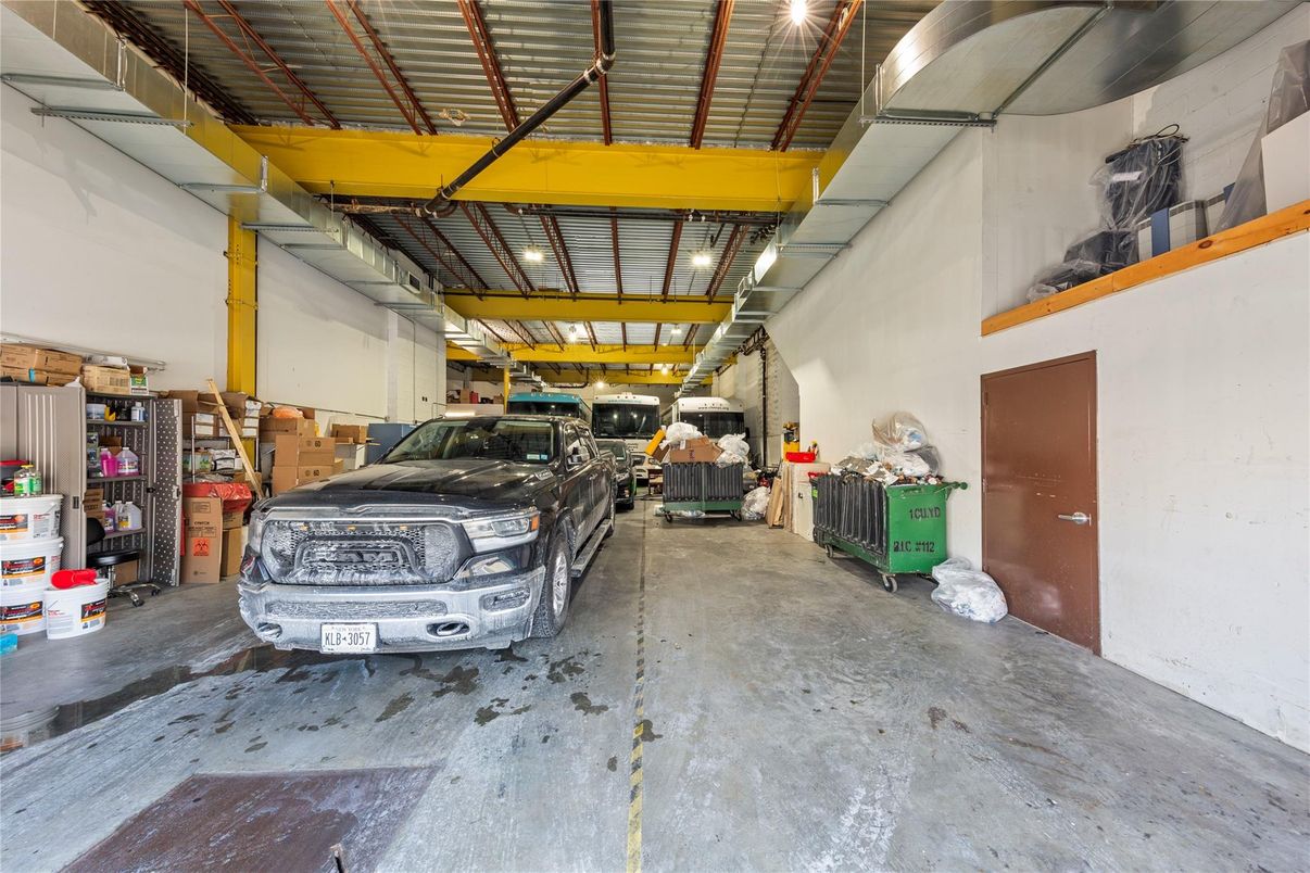 Garage, Interior