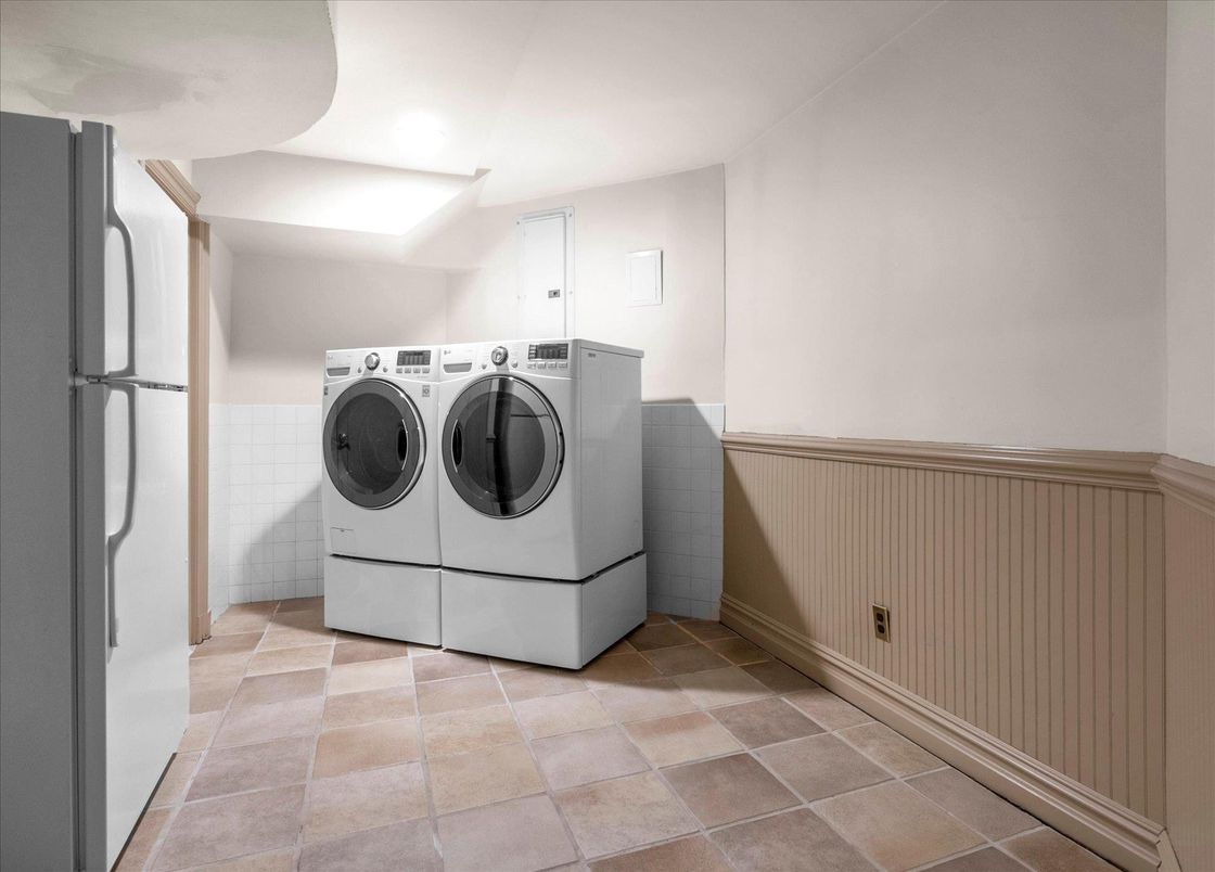 Interior, Washer