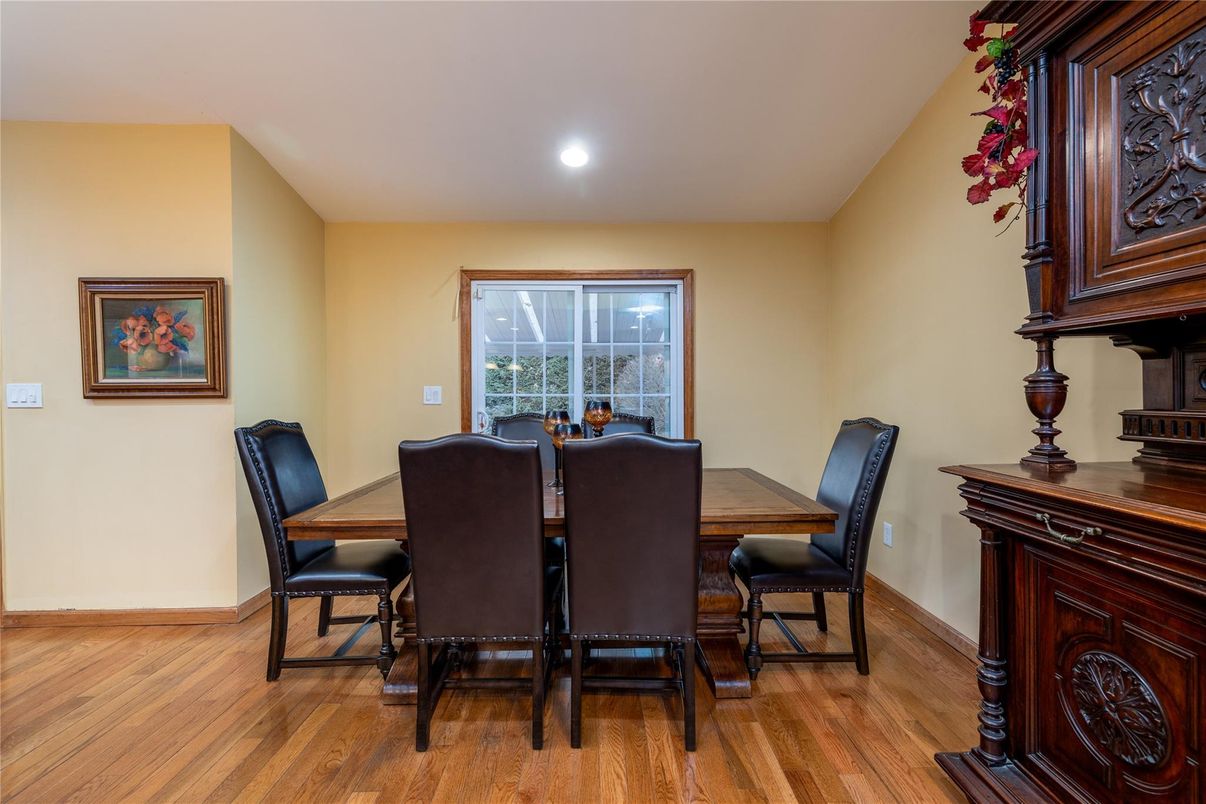 Dining room, Interior, Recessed Lighting, Wood Texture Flooring