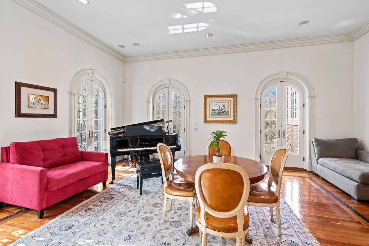 Dining room, Interior, Piano, Recessed Lighting, Wood Texture Flooring
