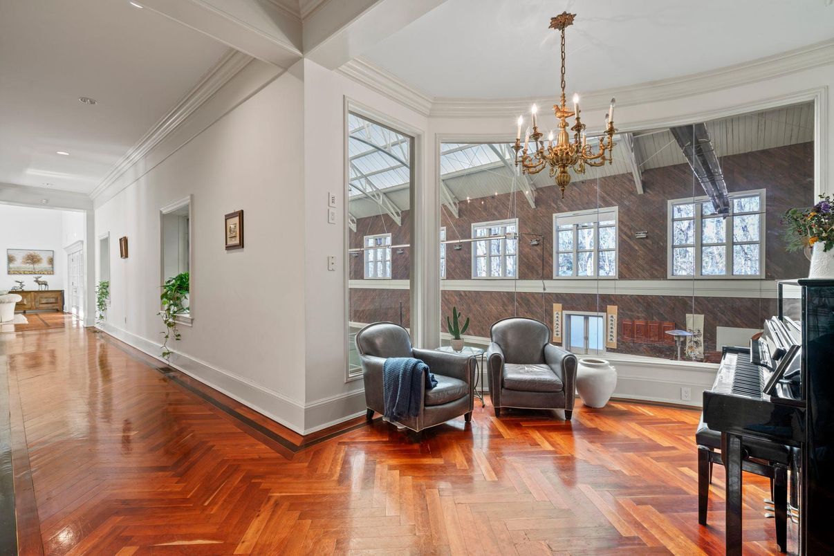 Chandelier, Interior, Piano, Recessed Lighting, Wood Texture Flooring