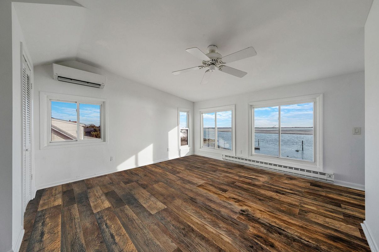 Empty room, Interior, Water, Wood Texture Flooring