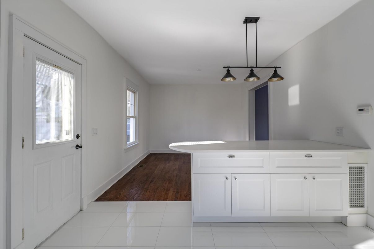 Bathroom, Interior, Pendant Lights, Wood Texture Flooring