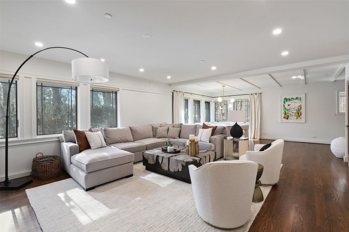 Dining room, Interior, Living room, Pendant Lights, Recessed Lighting, Wood Texture Flooring