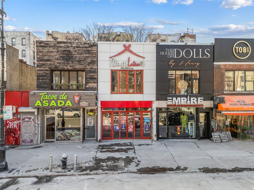 Exterior, Facade, None