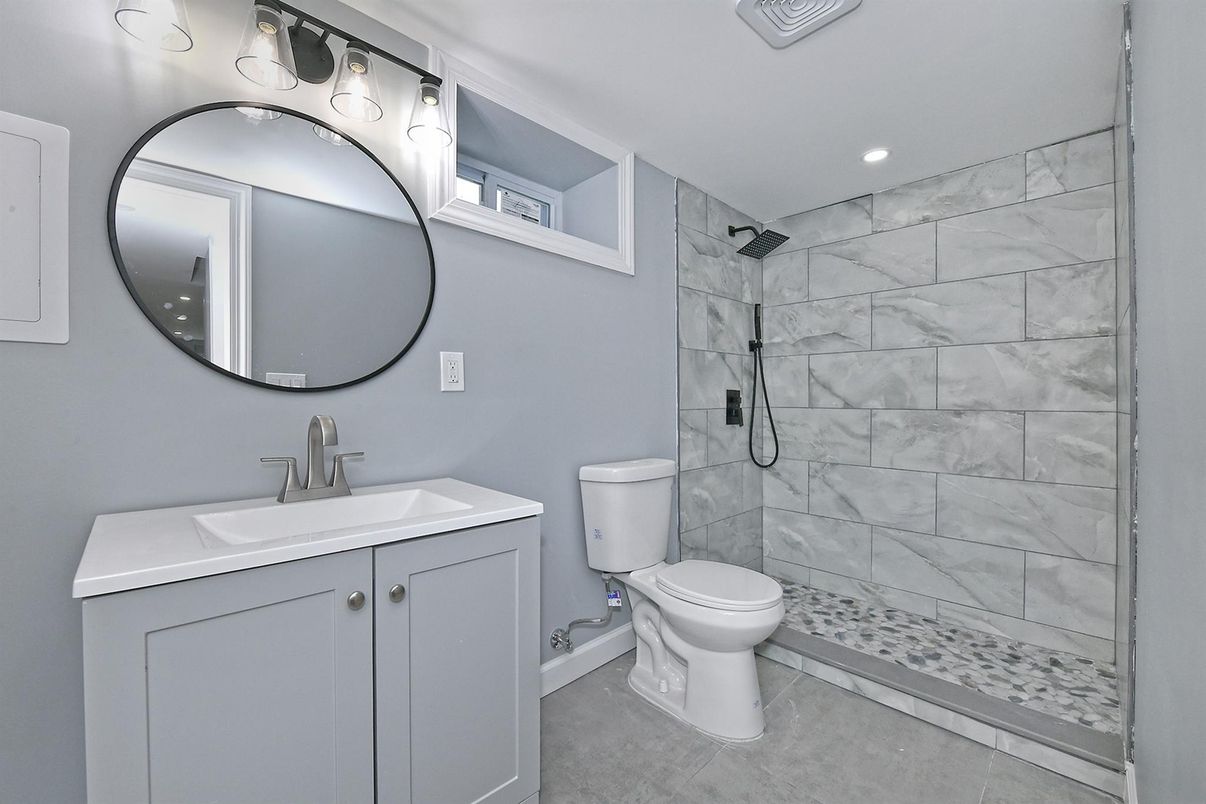 Bathroom, Interior, Marble Walls, Recessed Lighting