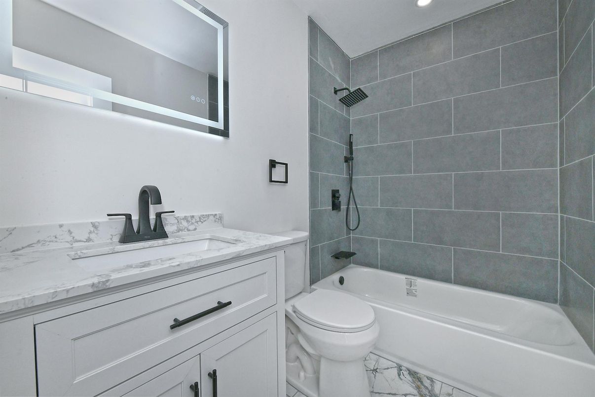 Bathroom, Interior, Marble, Recessed Lighting