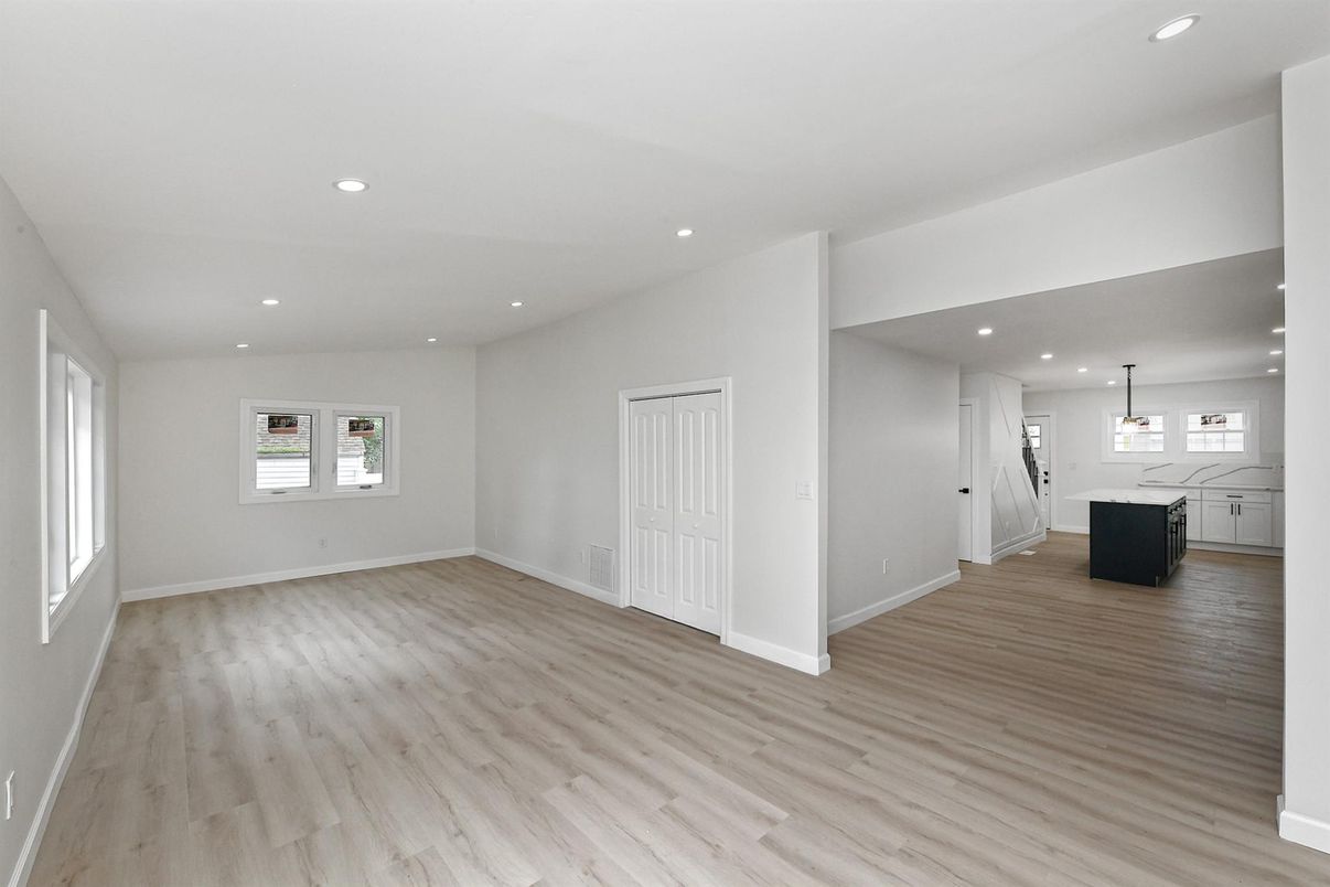 Empty room, Interior, Pendant Lights, Recessed Lighting, Wood Texture Flooring