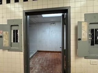 Elevator, Interior