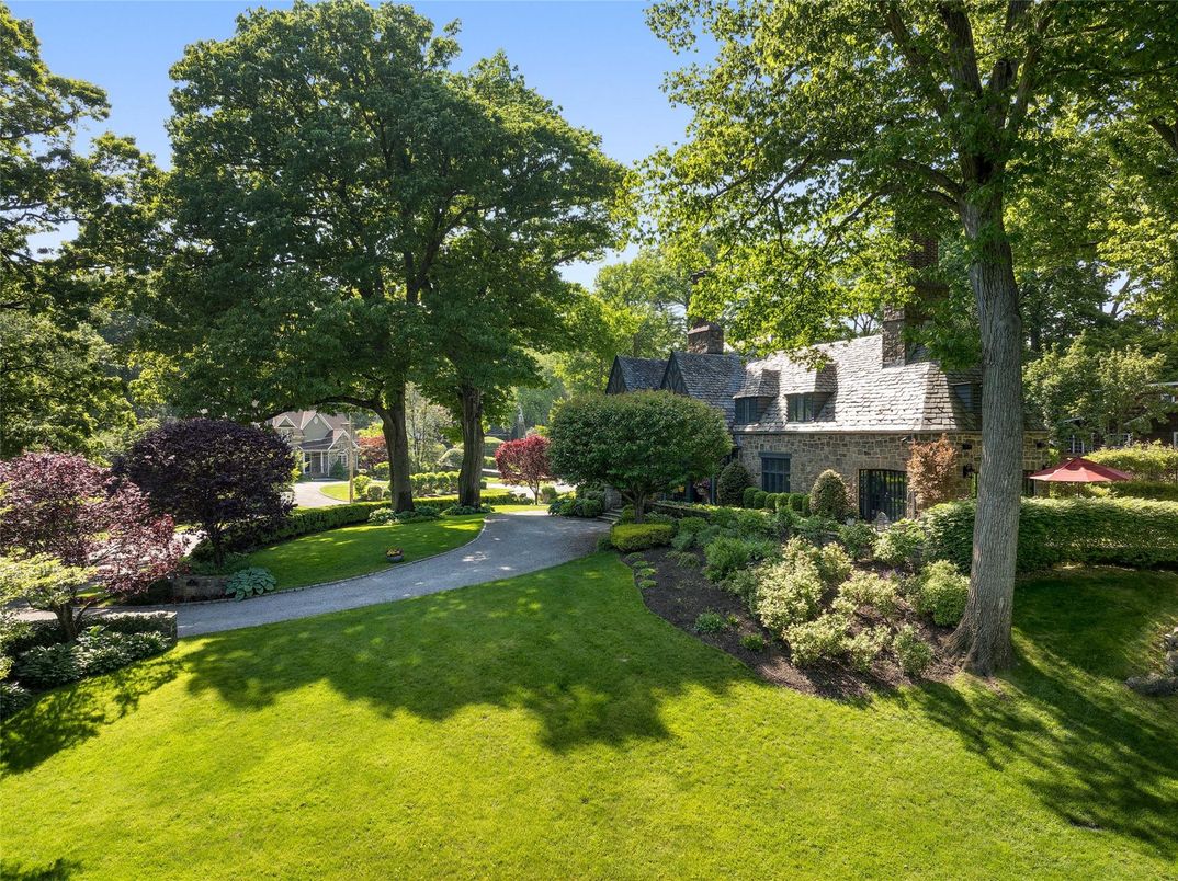 Backyard, Exterior, Facade, Brick Facade, None