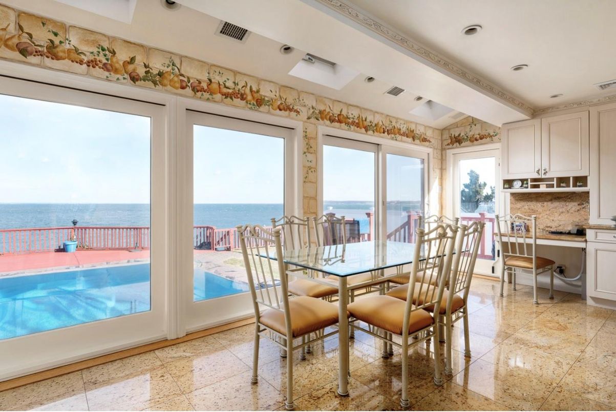 Dining room, Interior, Recessed Lighting, Water