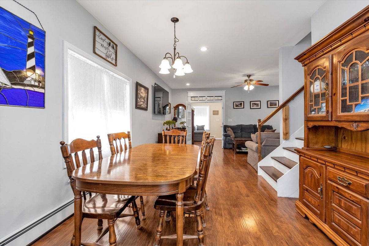 Dining room, Interior, Living room, Pendant Lights, Recessed Lighting, Wood Texture Flooring