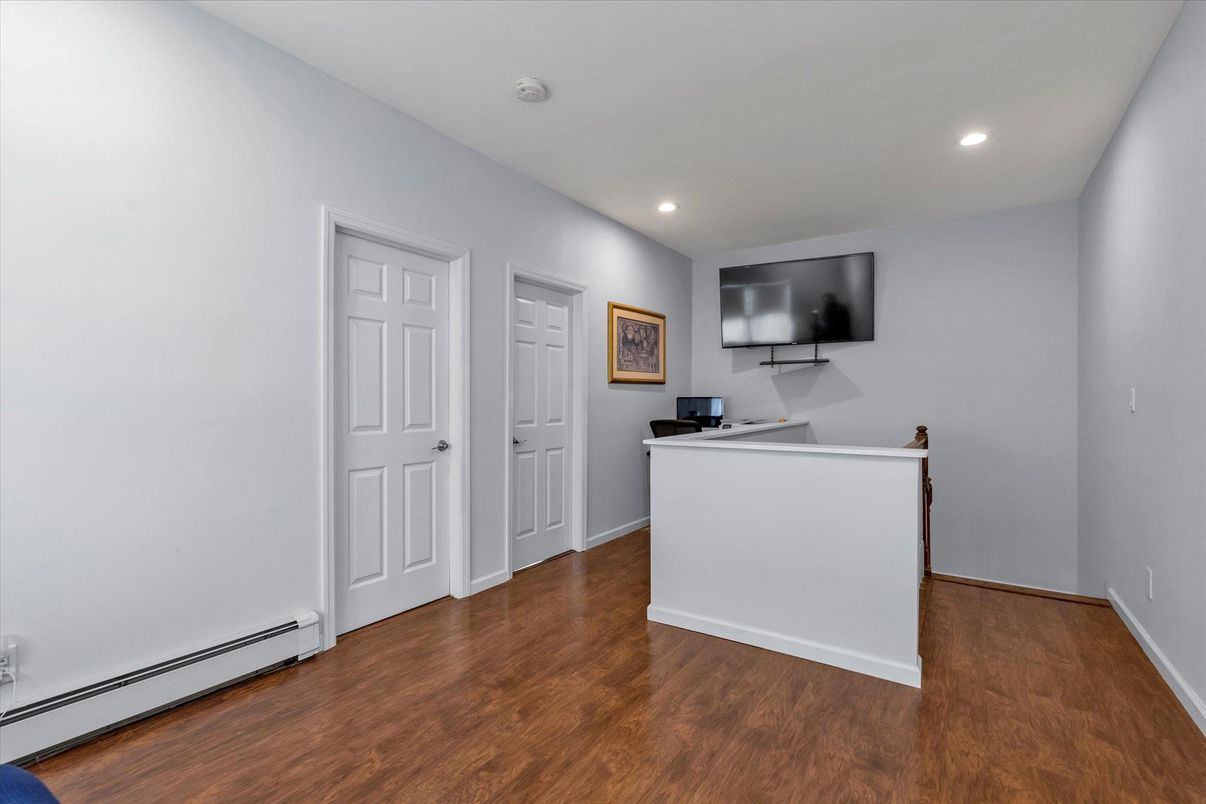 Home Office, Interior, Recessed Lighting, Wood Texture Flooring