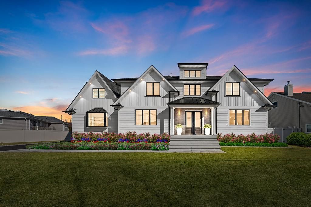 Exterior, Facade, Farmhouse