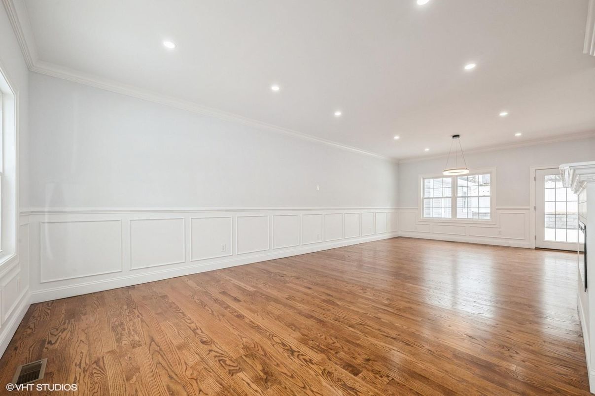 Empty room, Interior, Pendant Lights, Recessed Lighting, Wood Texture Flooring
