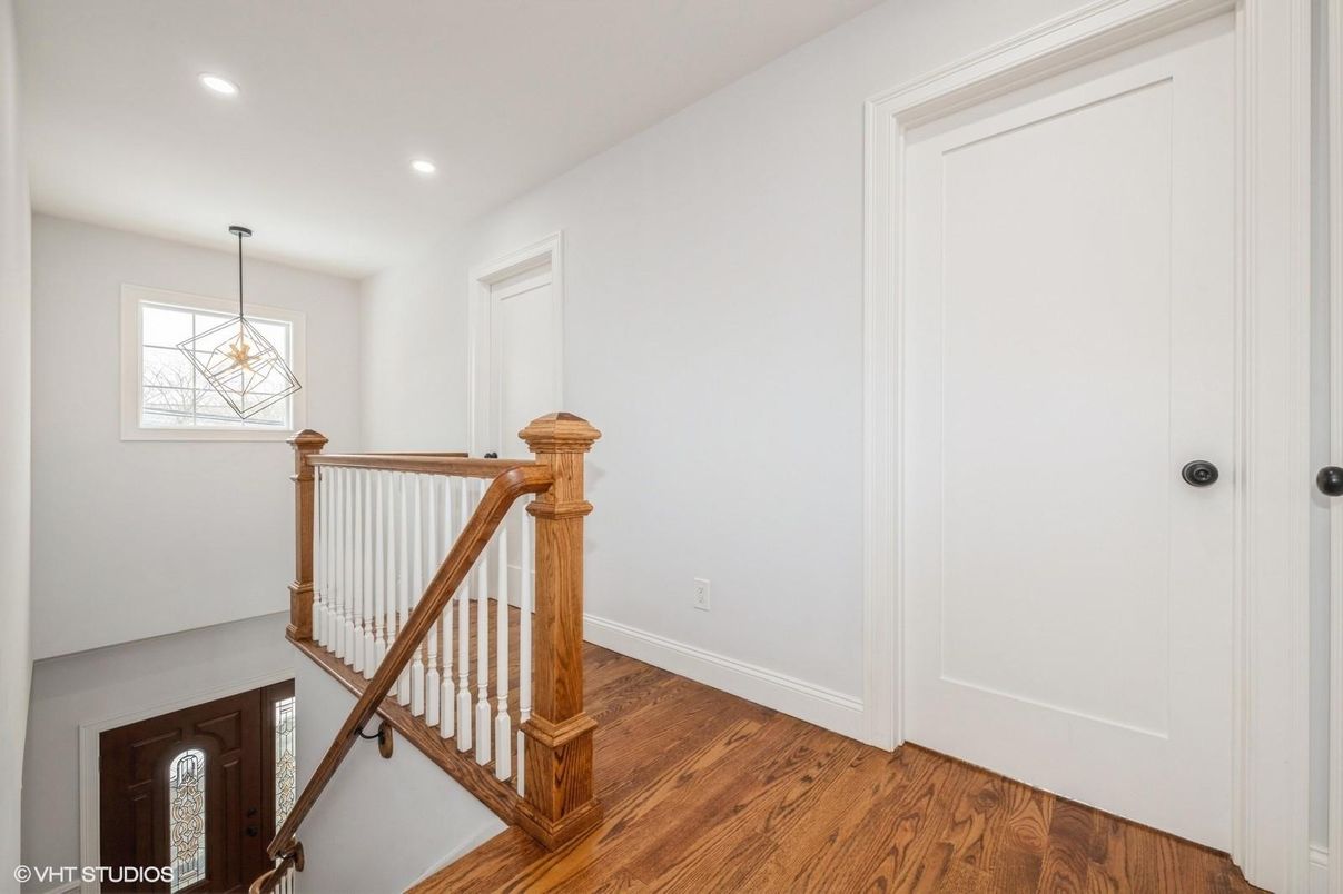 Interior, Pendant Lights, Recessed Lighting, Wood Texture Flooring
