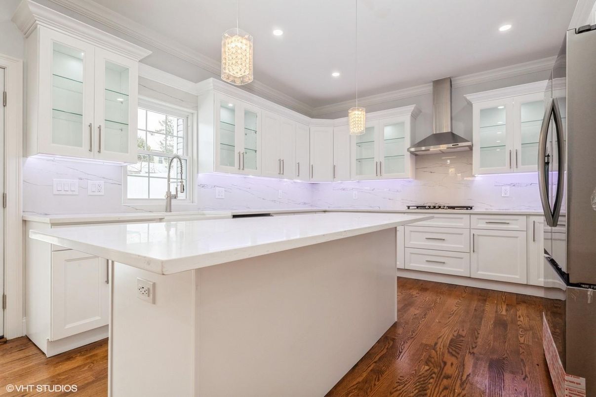 Interior, Kitchen, Pendant Lights, Recessed Lighting, Wood Texture Flooring