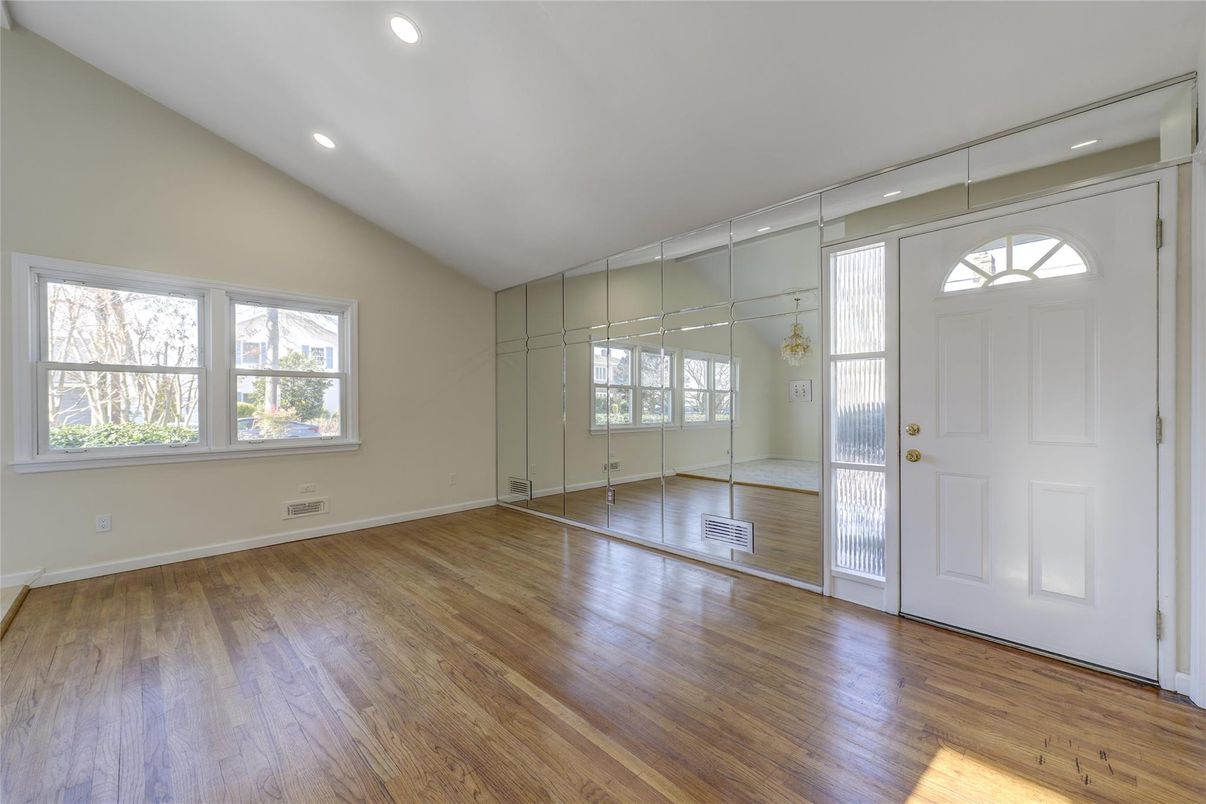 Empty room, Interior, Pendant Lights, Recessed Lighting, Wood Texture Flooring