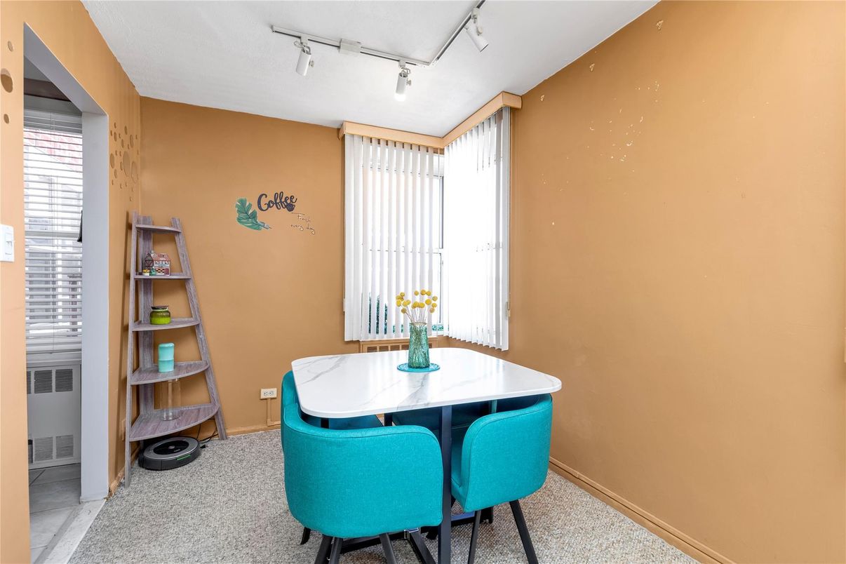 Dining room, Interior