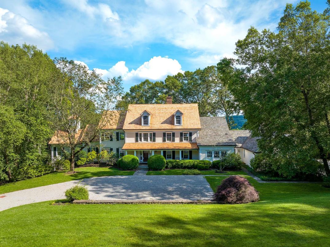 Backyard, Exterior, Facade, Farmhouse