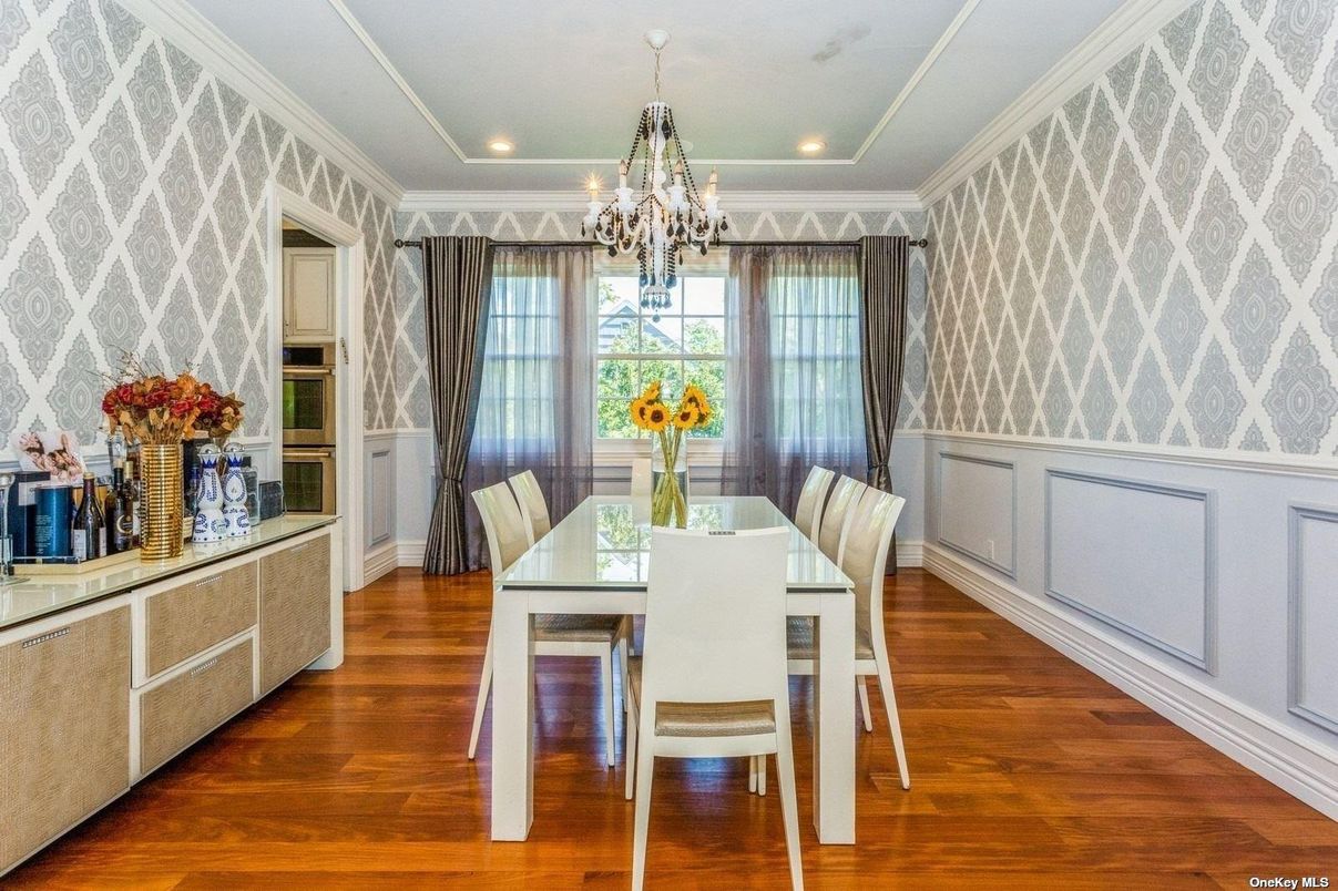 Chandelier, Dining room, Interior, Recessed Lighting, Wood Texture Flooring