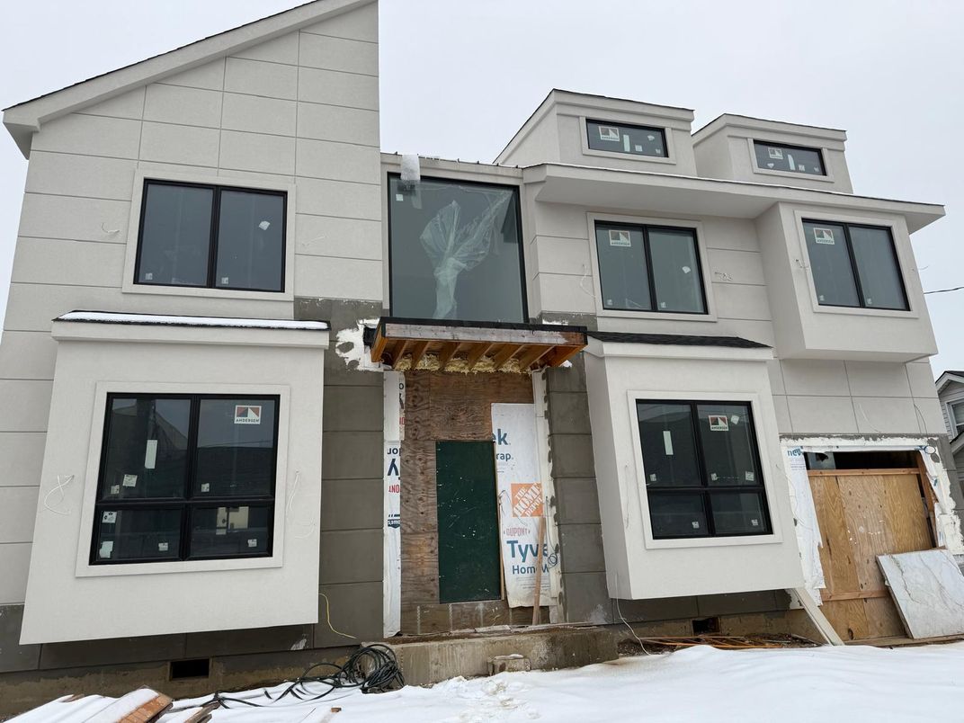 Exterior, Facade, Rowhouse