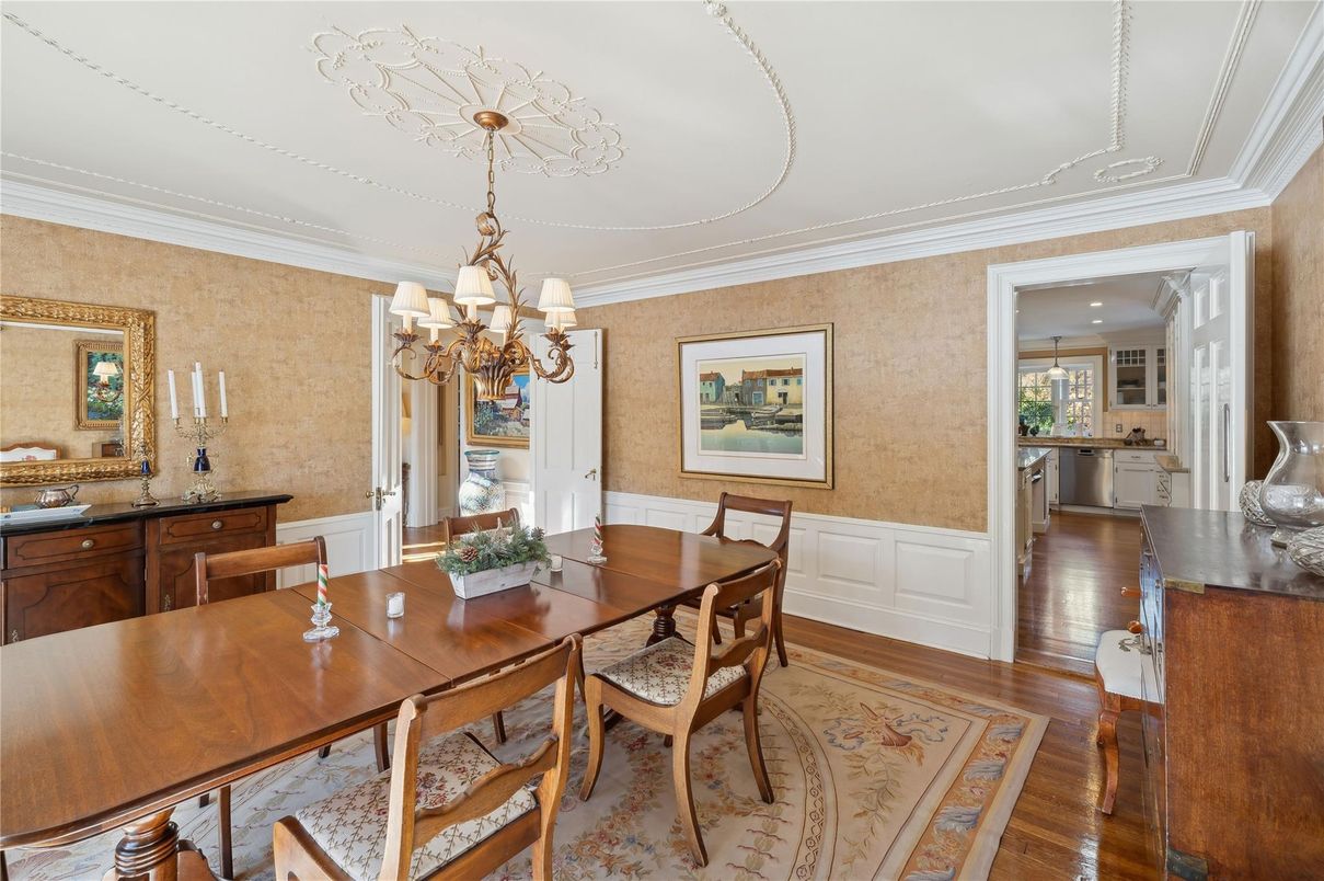 Chandelier, Dining room, Interior, Kitchen, Recessed Lighting, Wood Texture Flooring