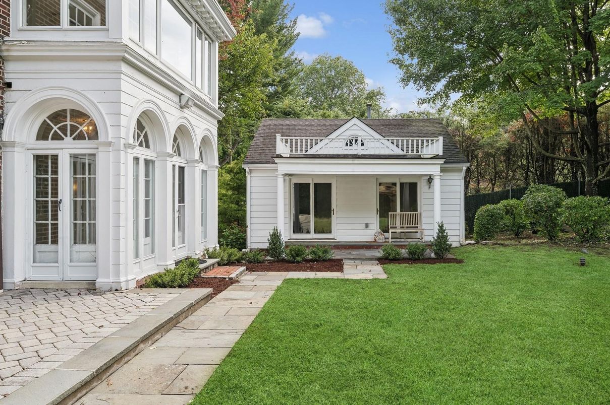 Backyard, Exterior, Facade, French Provincial