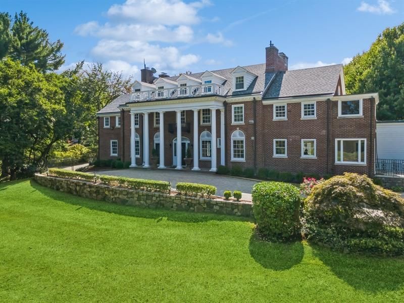 Backyard, Exterior, Facade, Brick Facade, Georgian