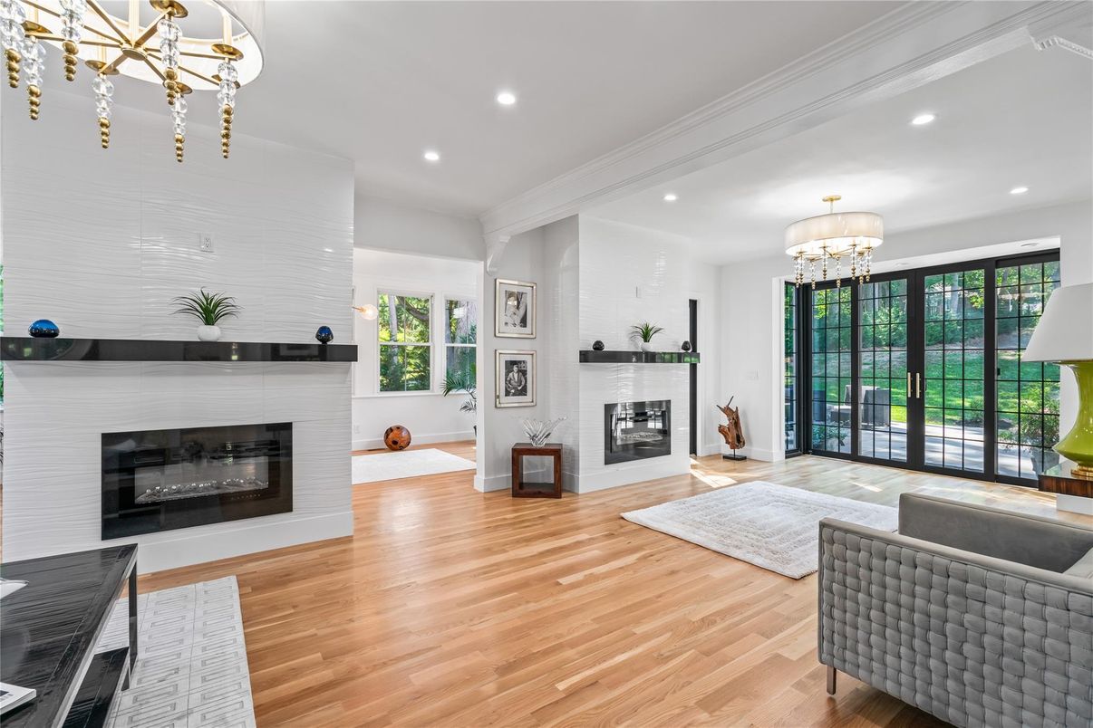 Chandelier, Fireplace, Interior, Recessed Lighting, Wood Texture Flooring