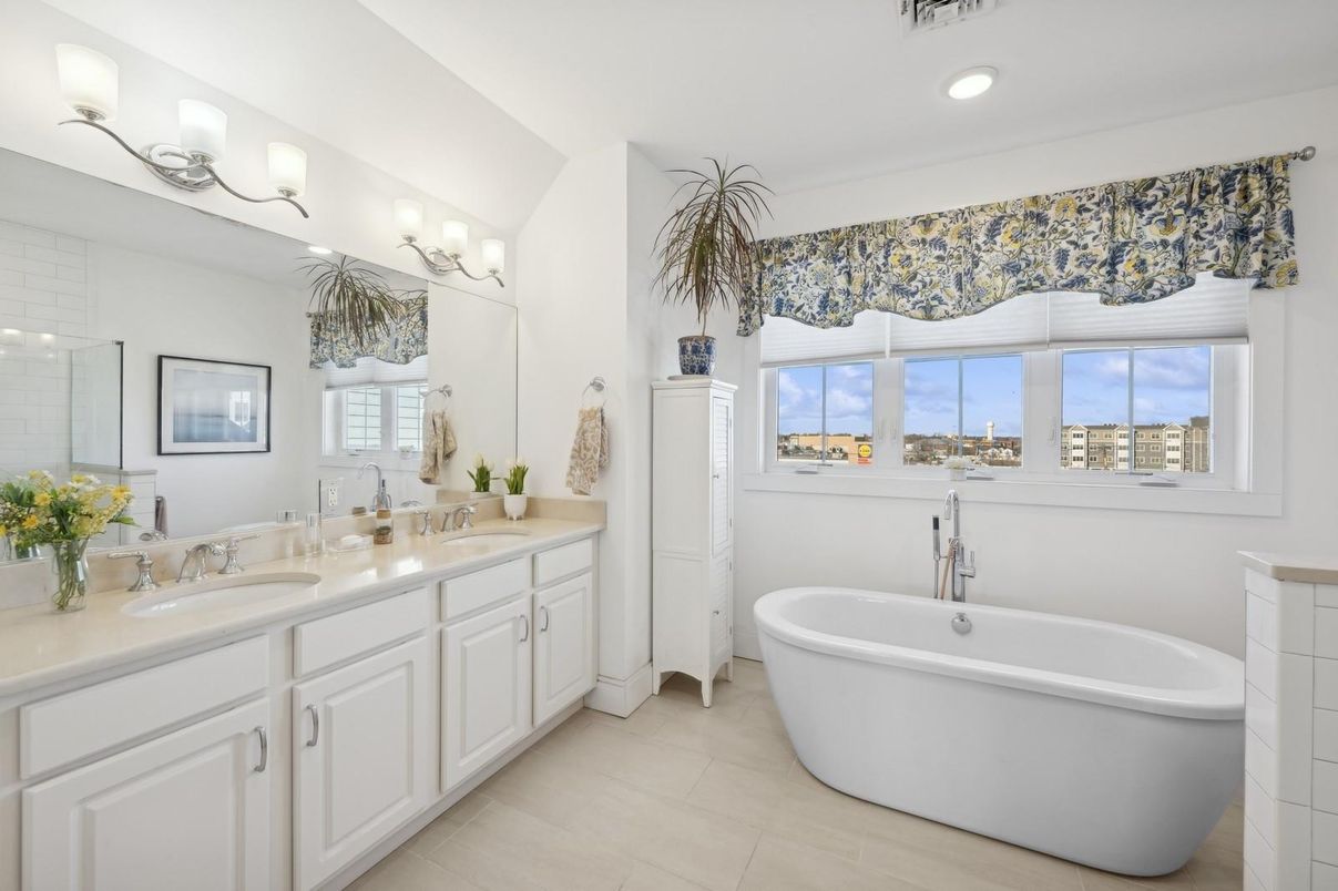 Bathroom, Dual Sink Vanities, Free Standing Baths, Interior, Recessed Lighting