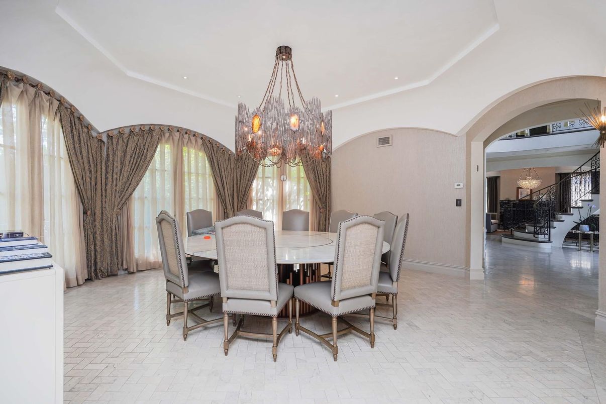 Chandelier, Dining room, Interior, Marble, Recessed Lighting