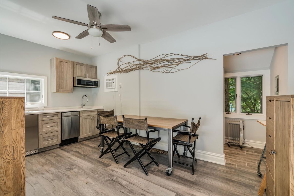 Dining room, Interior, Kitchen, Stainless Steel Appliances, Wood Texture Flooring