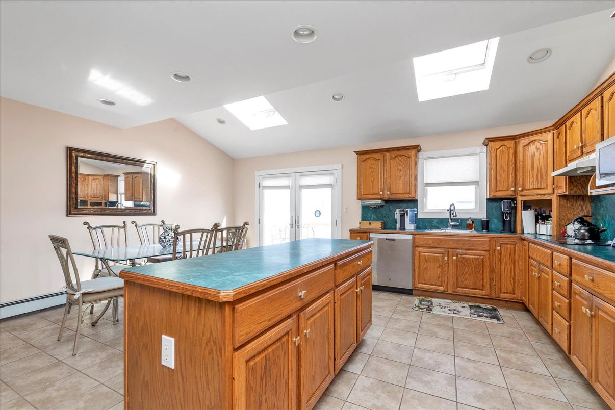 Dining room, Interior, Kitchen, Recessed Lighting