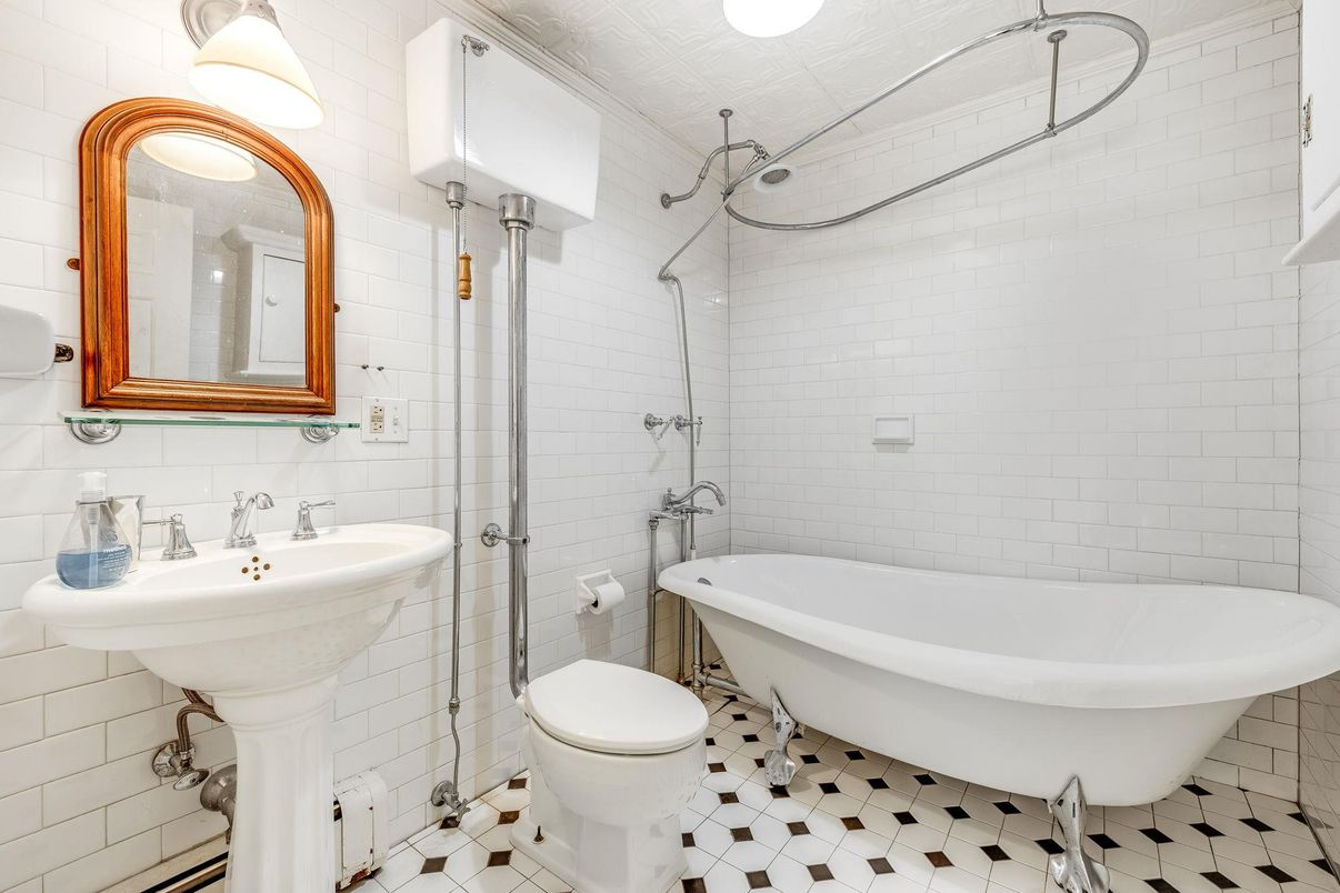 Bathroom, Free Standing Baths, Interior