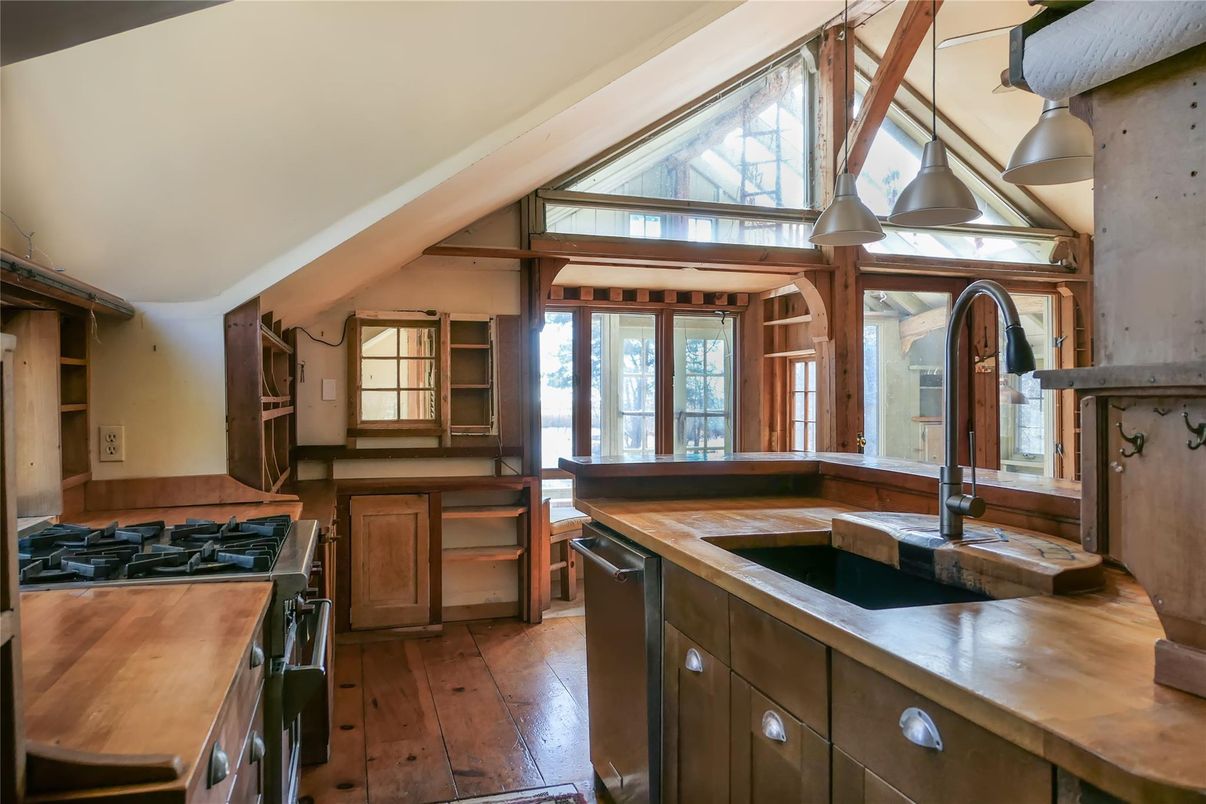 Interior, Kitchen, Pendant Lights, Wood Texture Flooring