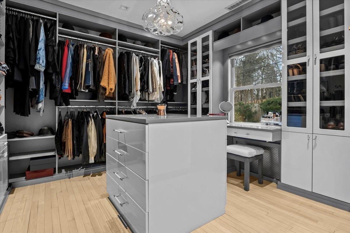 Interior, Pendant Lights, Walk-in Closets, Wood Texture Flooring