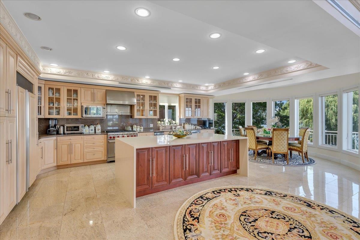 Dining room, Interior, Kitchen, Recessed Lighting, Stainless Steel Appliances