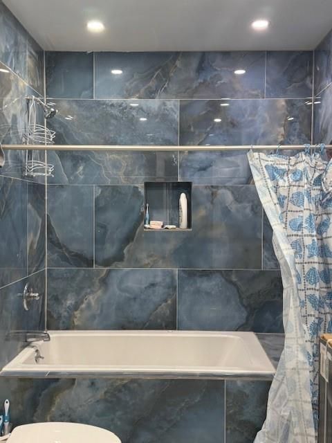 Bathroom, Interior, Recessed Lighting