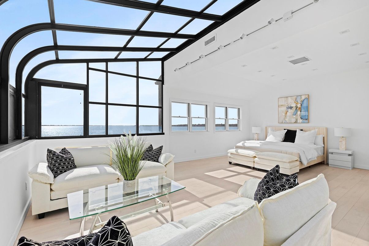 Interior, Living room, Sun Room, Water, Wood Texture Flooring