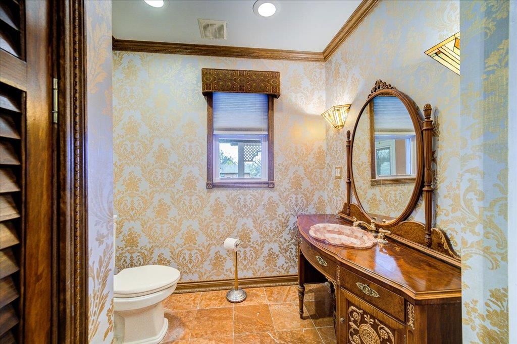 Bathroom, Interior, Recessed Lighting