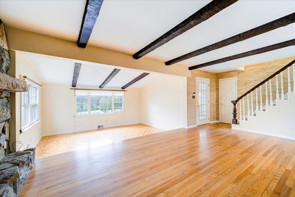 Empty room, Interior, Wooden Beams, Wood Texture Flooring
