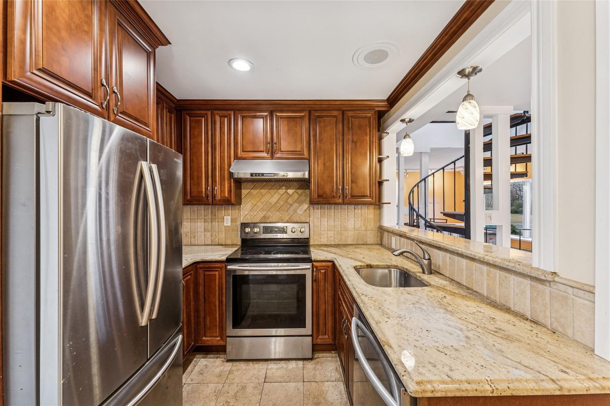 Interior, Kitchen, Pendant Lights, Recessed Lighting, Stainless Steel Appliances