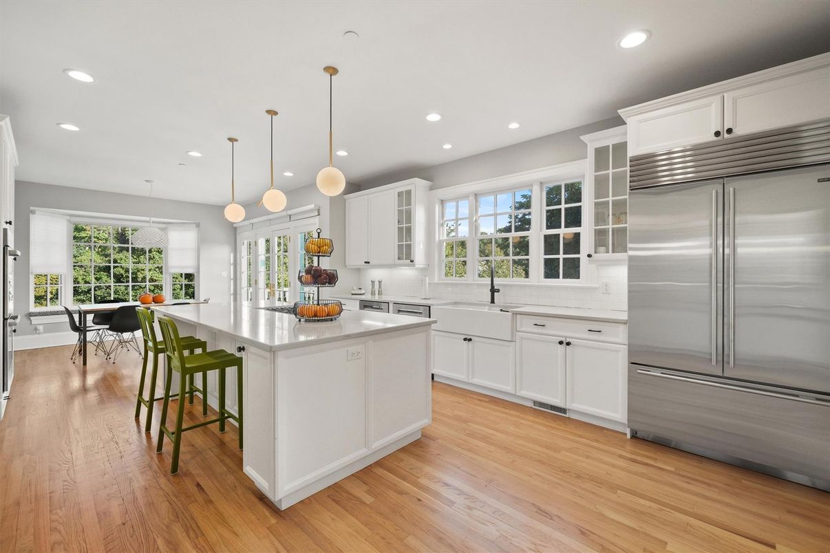 Dining room, Interior, Kitchen, Pendant Lights, Recessed Lighting, Stainless Steel Appliances, Wood Texture Flooring