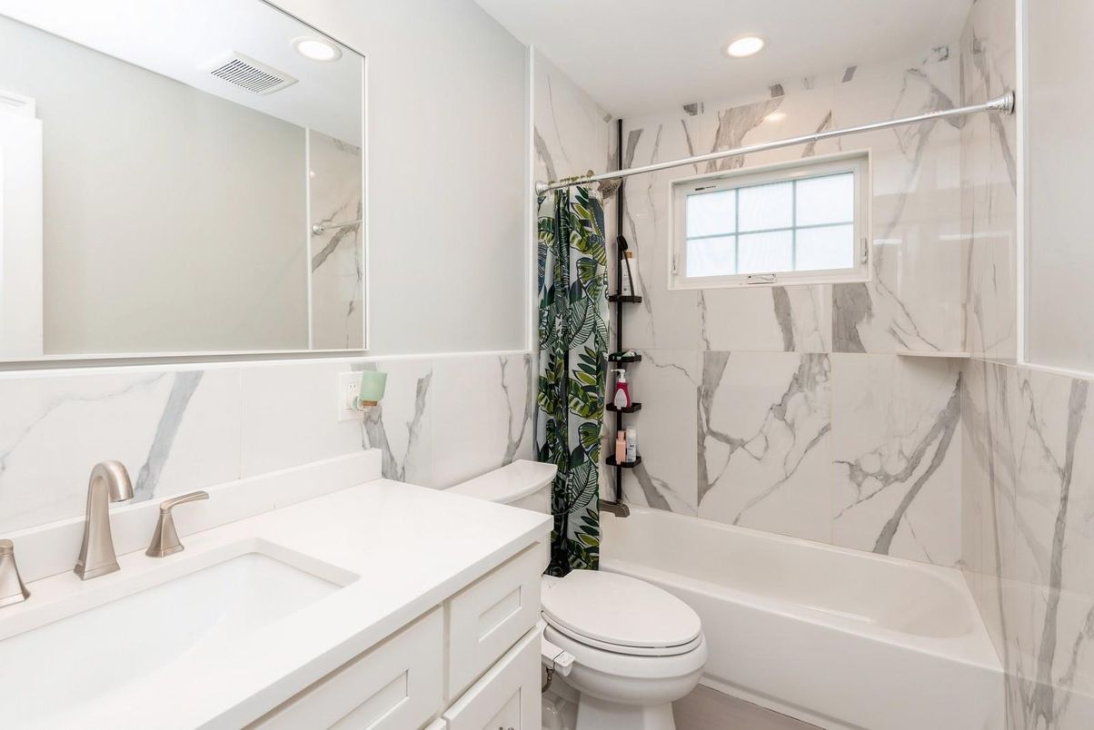Bathroom, Interior, Marble Walls, Recessed Lighting