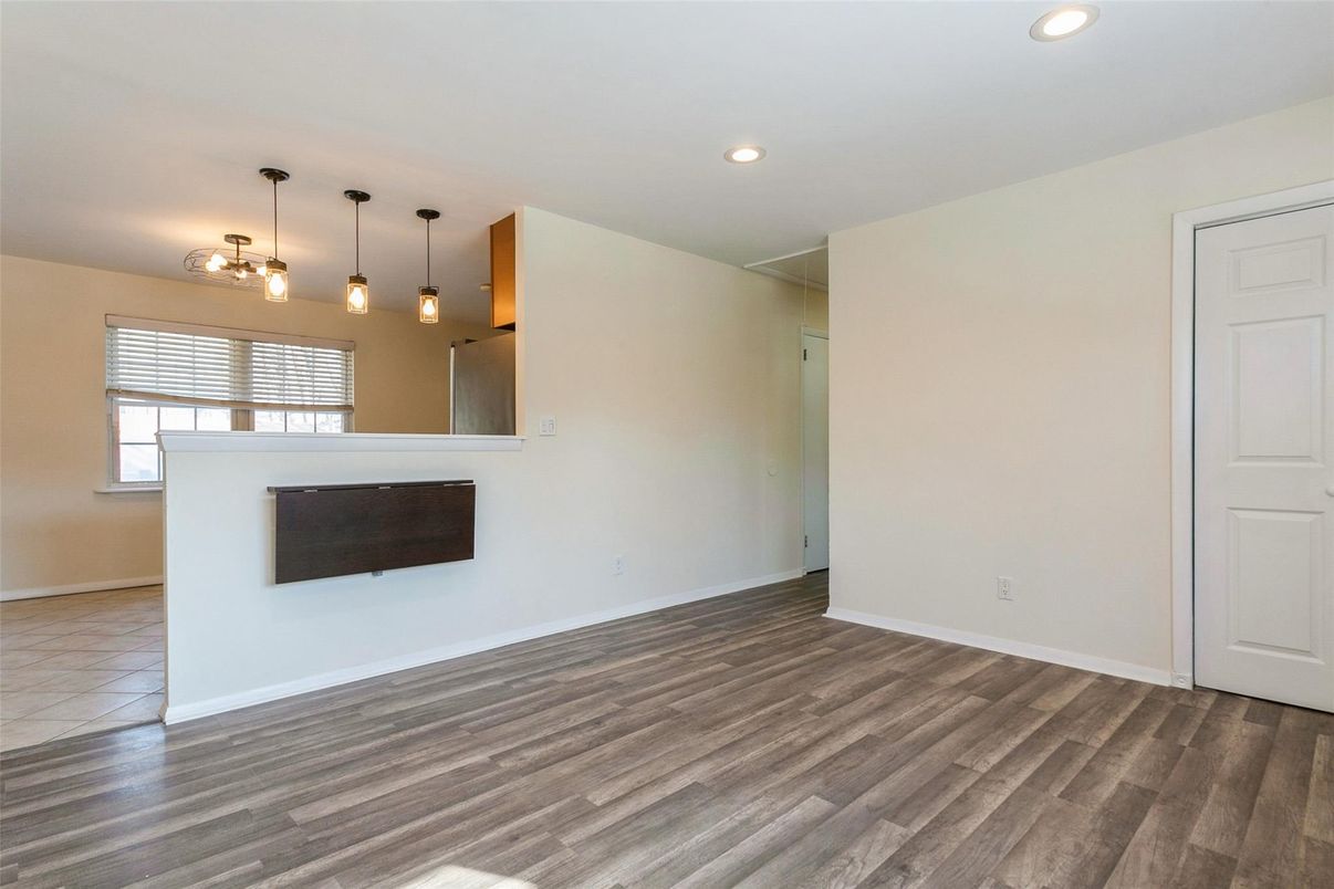 Empty room, Interior, Pendant Lights, Recessed Lighting, Wood Texture Flooring