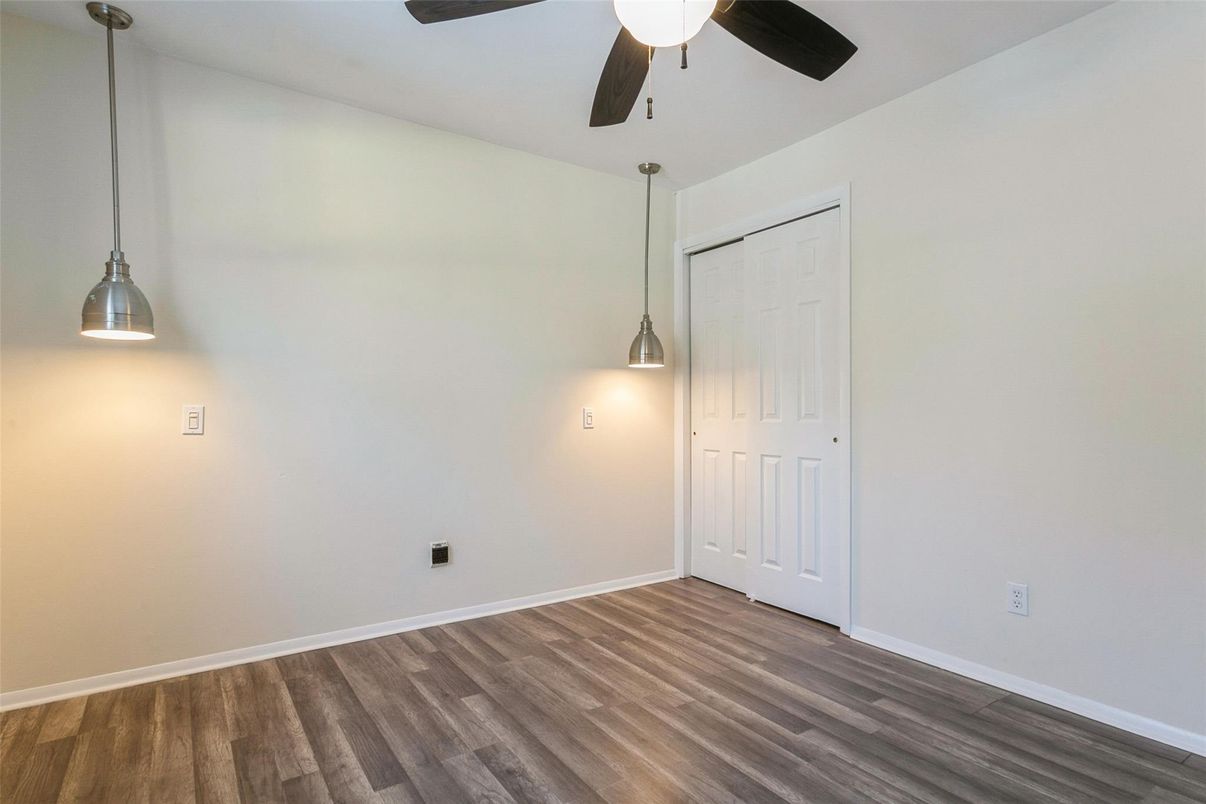 Empty room, Interior, Pendant Lights, Wood Texture Flooring